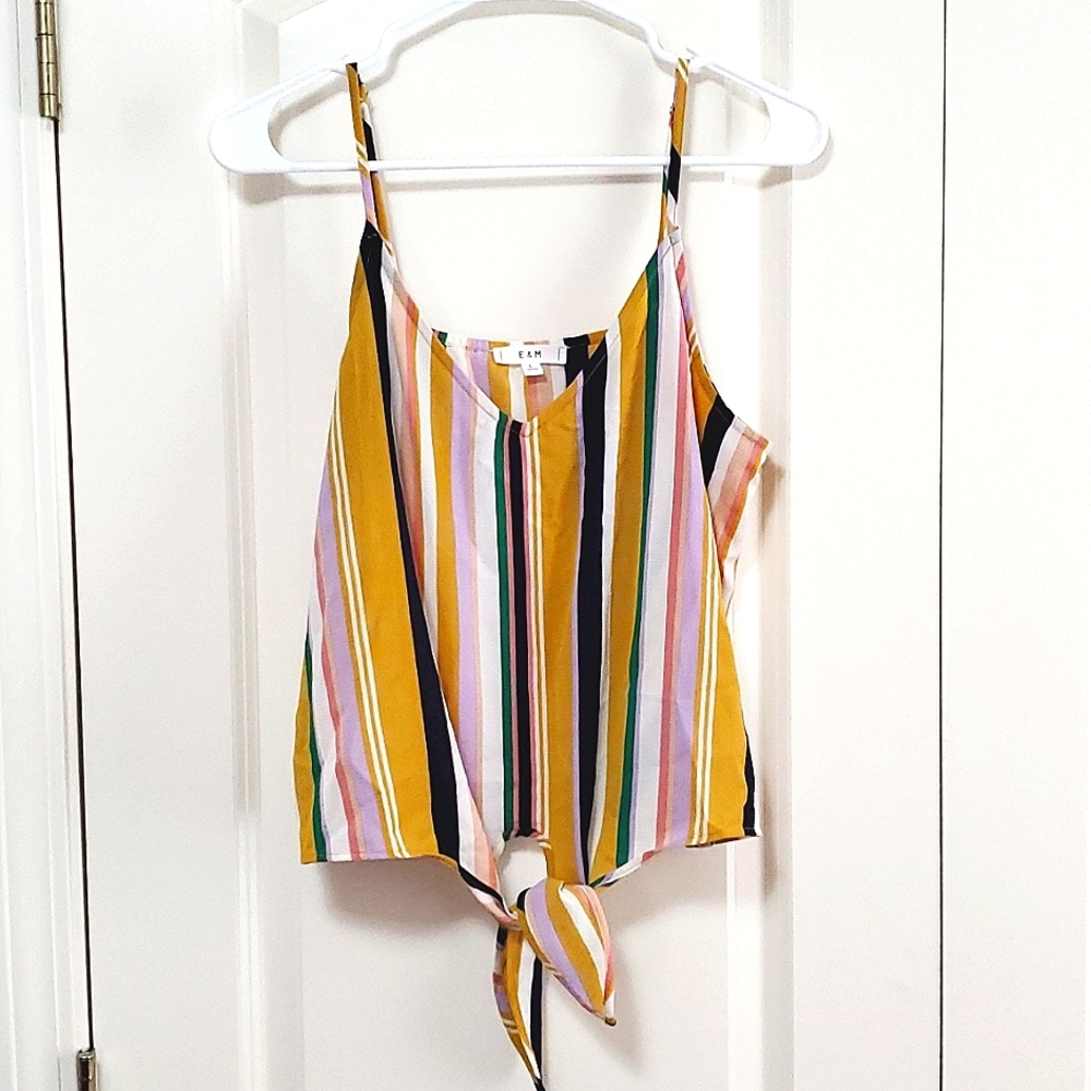 V neck front tie shirt